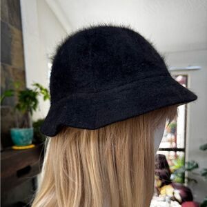 DNY Angora Bucket Hat Black EUC